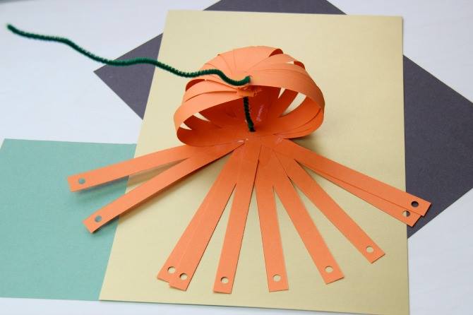Tuto : fabriquer une citrouille en papier