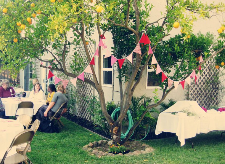 garden-party-autour-dun-arbre