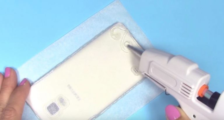 Avec votre pistolet à colle, découvrez comment créer une superbe coque