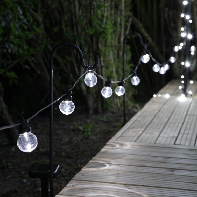 idee-allee-guirlande-lumineuse