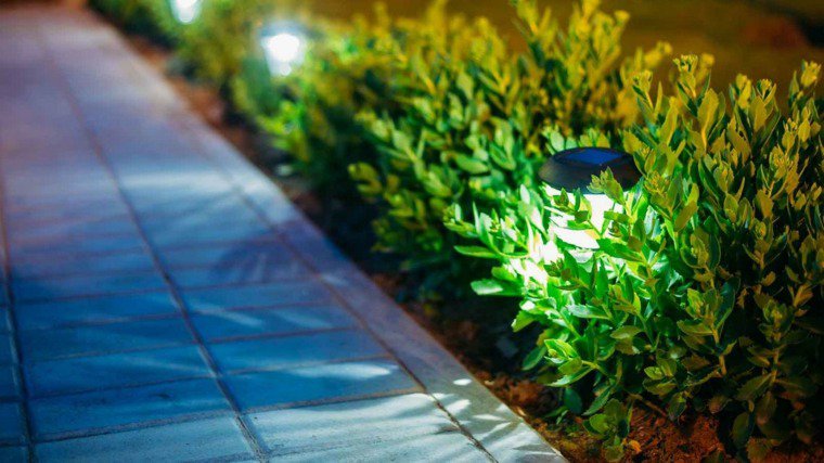 jardin-pierre-allee-amenager-idee-luminaire-eclairage