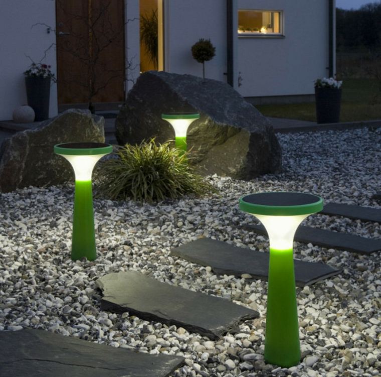 luminaires-alle-solaire-eclairage-allees-de-jardin