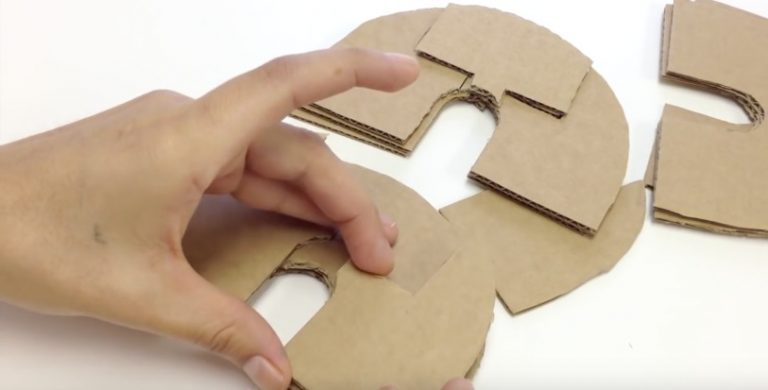 DIY : Créez un porte-téléphone arc-en-ciel vraiment chou avec du carton
