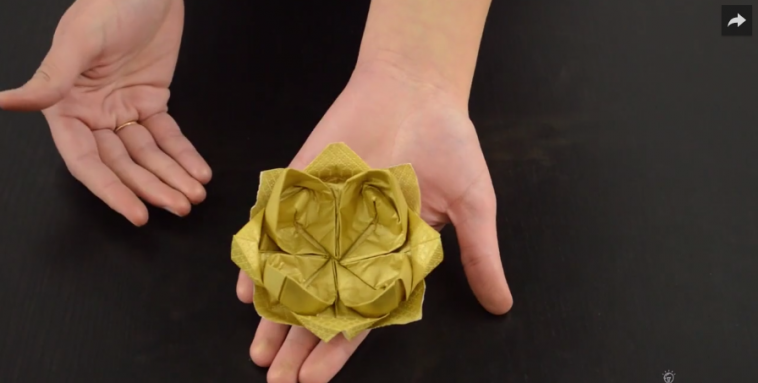 Pliage Fleur De Lotus Serviette