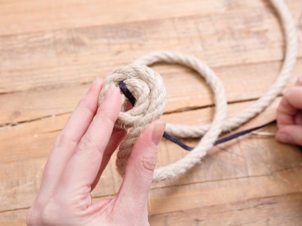 Tuto : confectionnez une charmante corbeille tout en corde