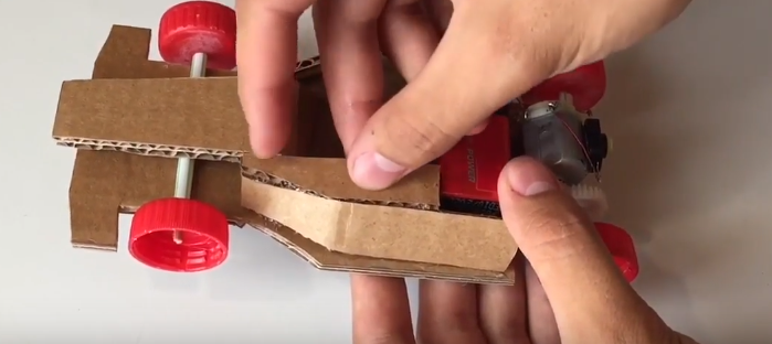 voiture carton