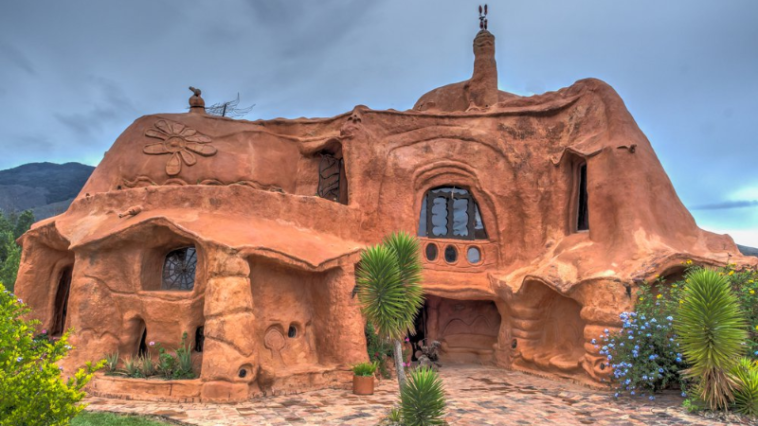 maison en terre cuite