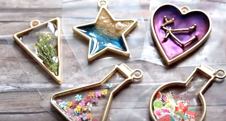pendentif résine