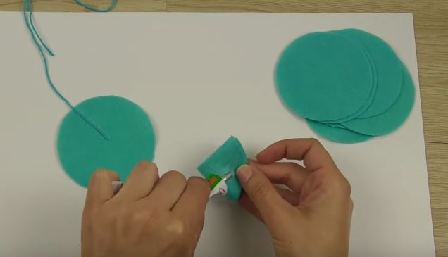 pompon feutrine