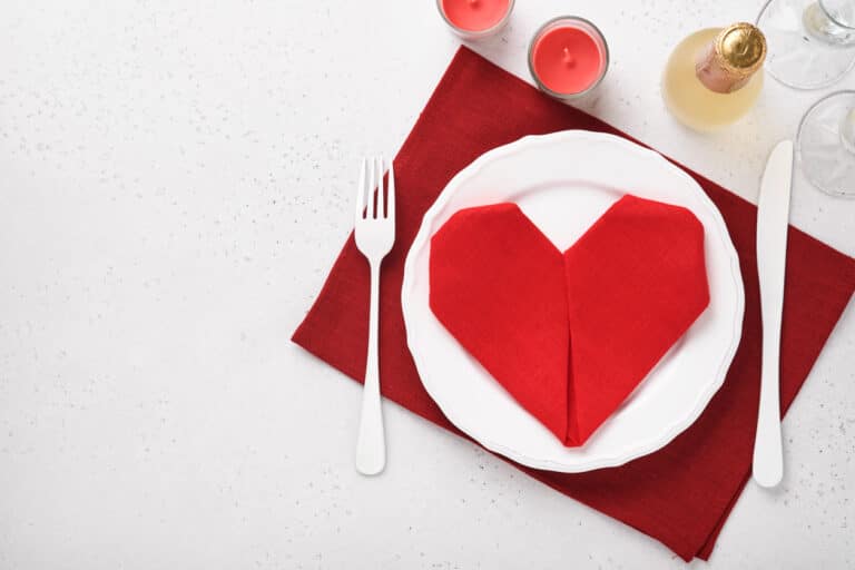 serviette en forme de coeur