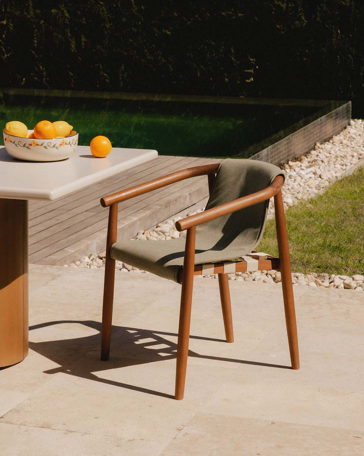 The Masie frappe fort avec cette pépite en bois d'eucalyptus et tissu à moins de 130 euros