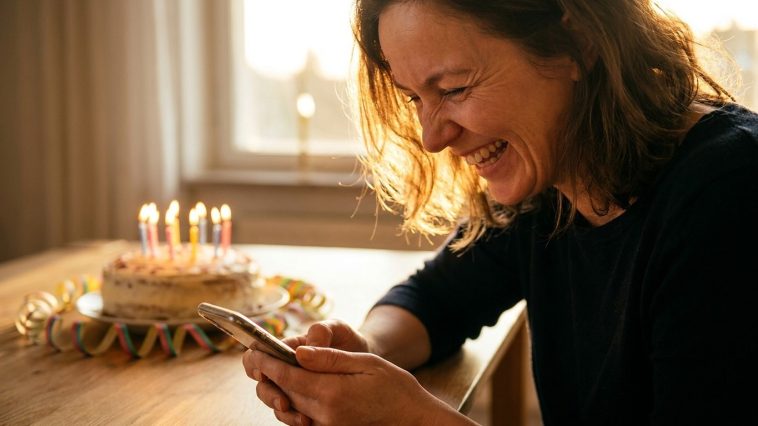 Message anniversaire humour : les blagues qui marchent (et celles à éviter absolument)