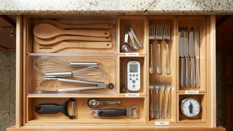 Organiser tiroirs cuisine : la technique des séparateurs qui évite 80% du bazar quotidien