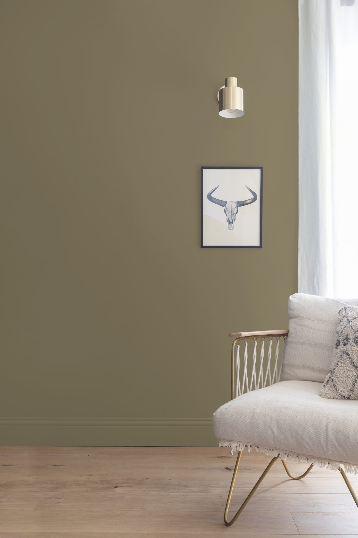Un mur qui change tout : le secret du contraste dans un salon